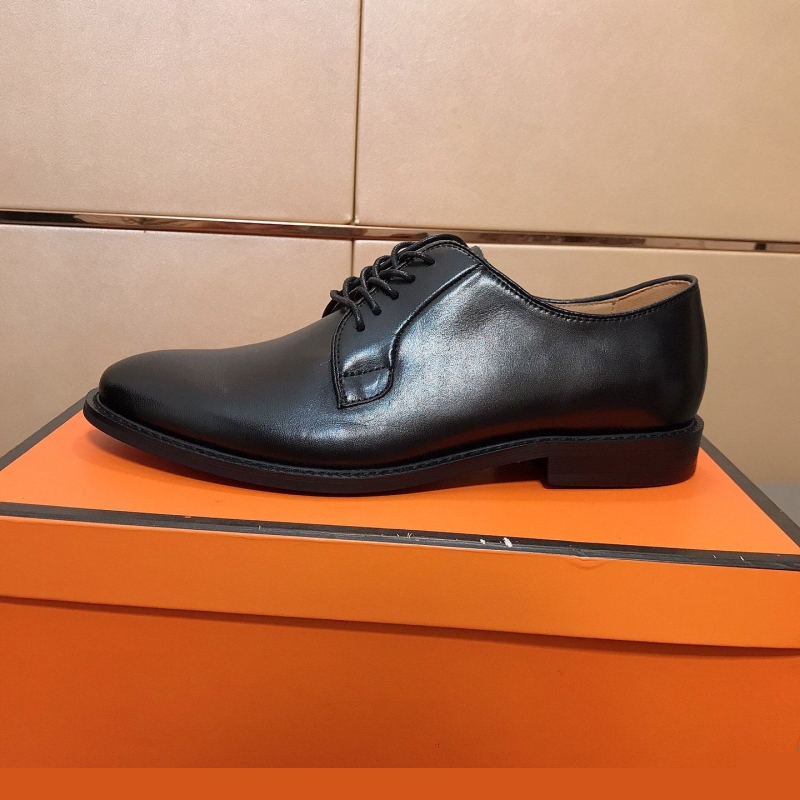 G*u*i leather shoes